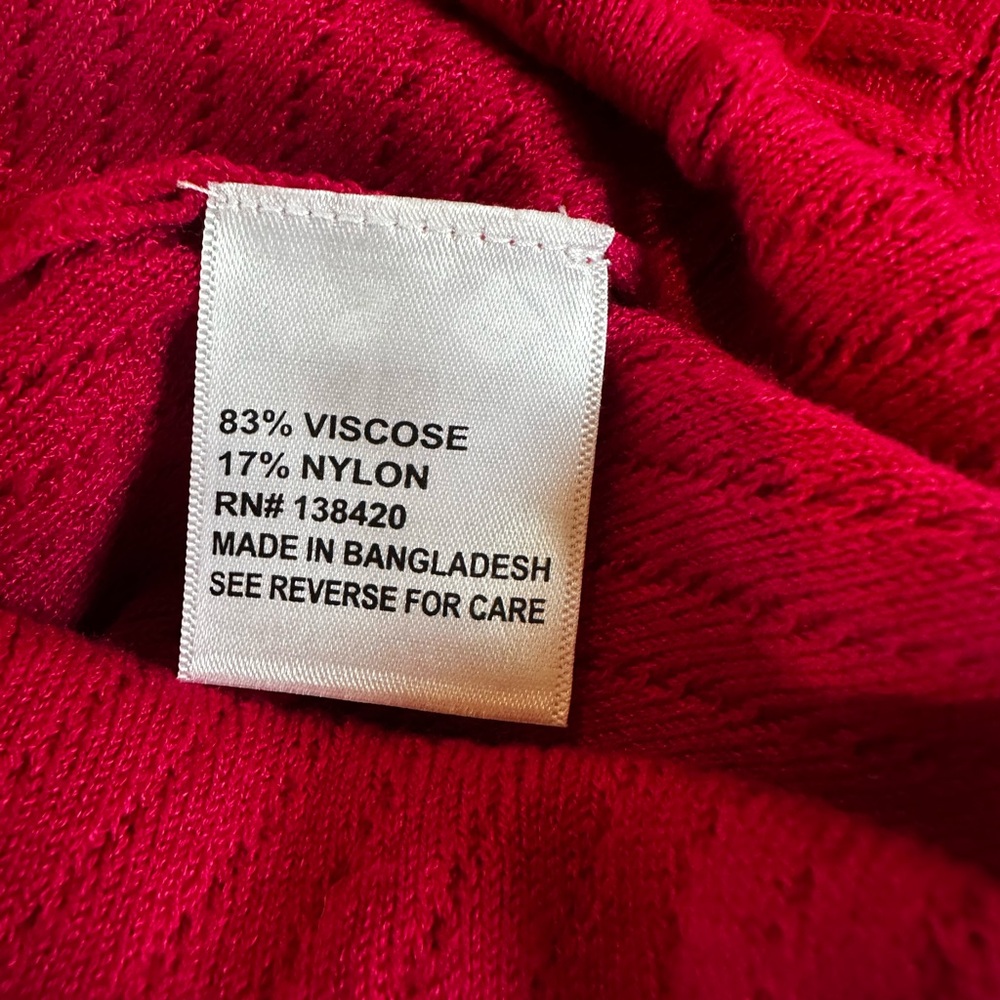 Vibrant Raspberry V-Neck Sweater - Picture 11 of 11